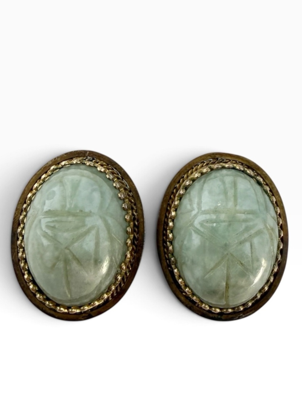 Vintage Simmons Green Agate Stone Scarab Cabochon Oval Screw Back Earrings